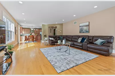 312 Camargo Court, Vernon Hills, IL 60061 - Photo 16