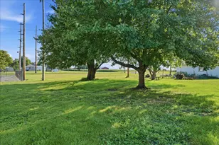 608 W Oak St, Leroy, IL 61752 - Photo 30
