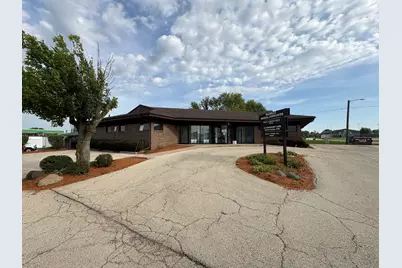 1181 N 8th Street, Rochelle, IL 61068 - Photo 2