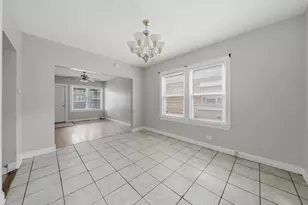 9516 S Yale Ave, Chicago, IL 60628 - Photo 12