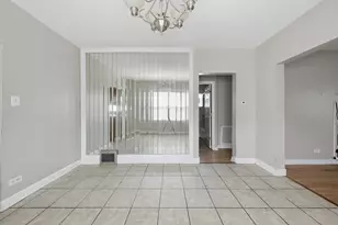 9516 S Yale Ave, Chicago, IL 60628 - Photo 10