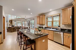 376 Amy Ct, Glen Ellyn, IL 60137 - Photo 14
