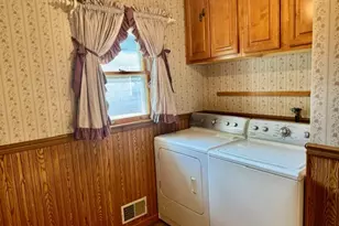 2329 11th St, Peru, IL 61354 - Photo 20