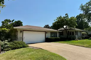 2329 11th St, Peru, IL 61354 - Photo 30