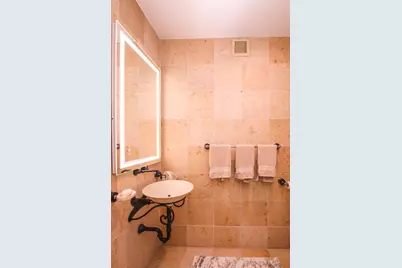 340 W Superior Street #1604, Chicago, IL 60654 - Photo 26
