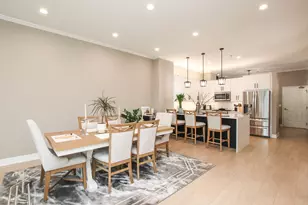 340 W Superior St, Chicago, IL 60654 - Photo 8