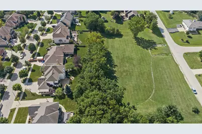 26105 Whispering Woods Circle, Plainfield, IL 60585 - Photo 2