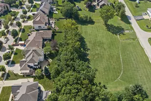 26105 Whispering Woods Cir, Plainfield, IL 60585 - Photo 2