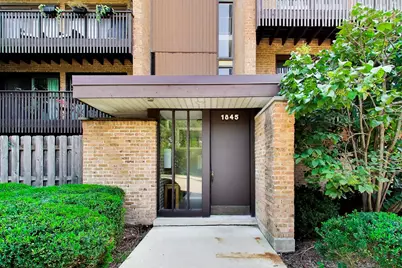 1845 Tanglewood Drive #3D, Glenview, IL 60025 - Photo 2