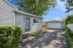 419 E Fullerton Ave, Glendale Heights, IL 60139 - Photo 2