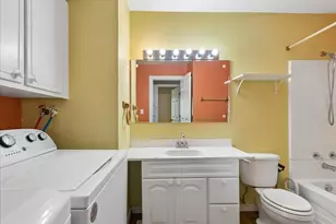 419 E Fullerton Ave, Glendale Heights, IL 60139 - Photo 14