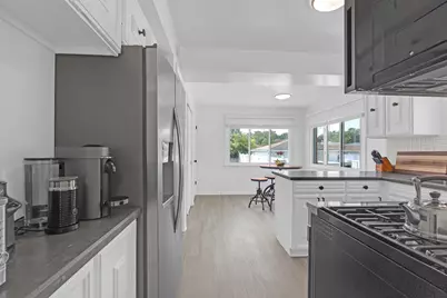 6820 N Sauganash Avenue, Chicago, IL 60646 - Photo 14
