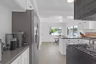 6820 N Sauganash Ave, Chicago, IL 60646 - Photo 14