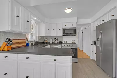 6820 N Sauganash Avenue, Chicago, IL 60646 - Photo 18
