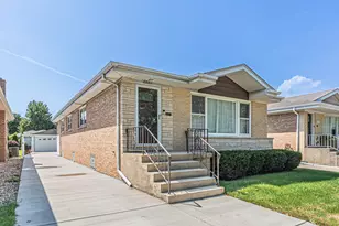 6820 N Sauganash Ave, Chicago, IL 60646 - Photo 2