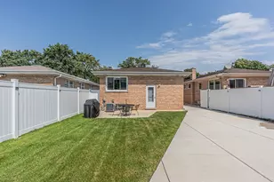 6820 N Sauganash Ave, Chicago, IL 60646 - Photo 32