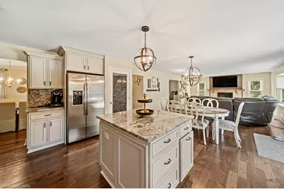6N066 Chambellan Lane, Wayne, IL 60184 - Photo 4