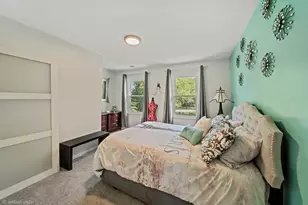6N066 Chambellan Ln, Wayne, IL 60184 - Photo 16