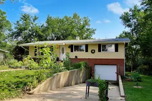 319 Luce St, Dalzell, IL 61320 - Photo 4