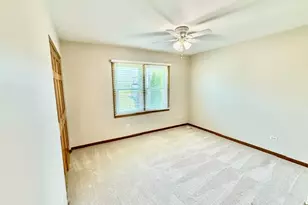 4108 Schillinger Dr, Naperville, IL 60564 - Photo 16