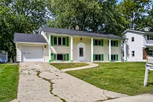 1009 Holiday Dr, Champaign, IL 61821 - Photo 4