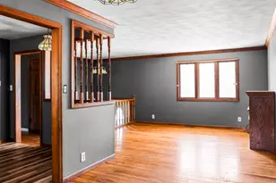 1009 Holiday Dr, Champaign, IL 61821 - Photo 8