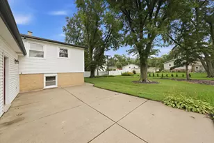 1025 Belair Dr, Darien, IL 60561 - Photo 42