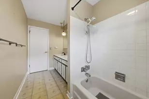 1025 Belair Dr, Darien, IL 60561 - Photo 18