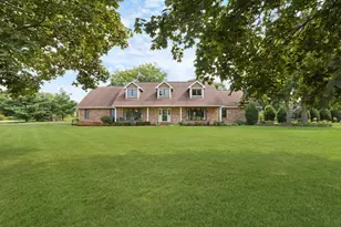 2 Essex Ct, Hawthorn Woods, IL 60047 - Photo 1