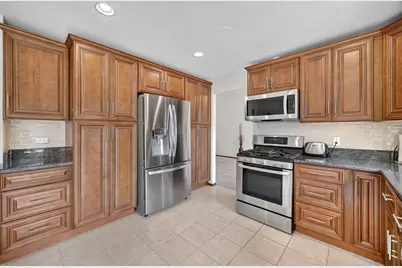 1105 N Itasca Road, Addison, IL 60101 - Photo 10