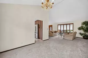 1105 N Itasca Rd, Addison, IL 60101 - Photo 8
