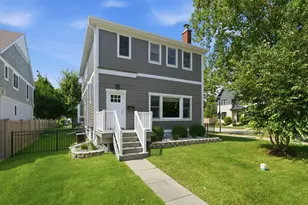 586 S Hawthorne Ave, Elmhurst, IL 60126 - Photo 2