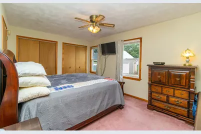 210 E Greenview Avenue, Machesney Park, IL 61115 - Photo 8