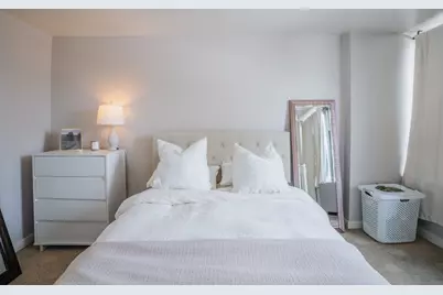1560 N Sandburg Terrace #1506, Chicago, IL 60610 - Photo 16
