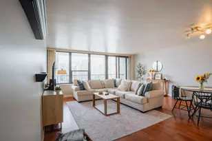 1560 N Sandburg Terrace, Chicago, IL 60610 - Photo 6