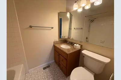 148 W Golf Road #E, Libertyville, IL 60048 - Photo 8