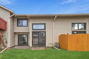 43 Constitution Ct, Vernon Hills, IL 60061 - Photo 2