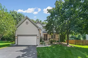 9 Lake Gillilan Ct, Algonquin, IL 60102 - Photo 1