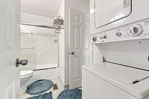 1064 Courtland Dr, Buffalo Grove, IL 60089 - Photo 20