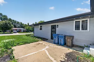 1701 Newton Dr, Morris, IL 60450 - Photo 6