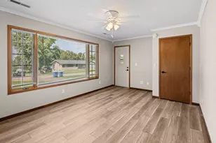 101 Riverview Dr, Albany, IL 61230 - Photo 4