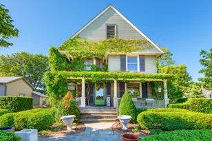 428 W State St, Geneva, IL 60134 - Photo 1