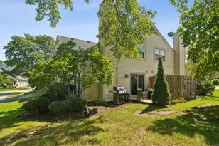 1024 N Knollwood Dr, Palatine, IL 60067 - Photo 2