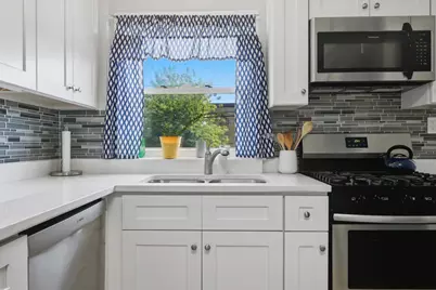 1402 E Evergreen Street, Wheaton, IL 60187 - Photo 10