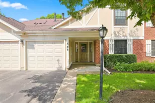 586 Williamsburg Ct, Wheeling, IL 60090 - Photo 2