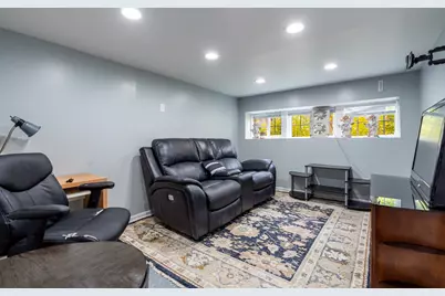 2249 S Hamlin Avenue, Chicago, IL 60623 - Photo 16