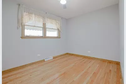 475 Courtesy Lane, Des Plaines, IL 60018 - Photo 12