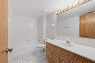 9164 Del Prado Dr, Palos Hills, IL 60465 - Photo 20