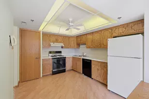 9164 Del Prado Dr, Palos Hills, IL 60465 - Photo 12