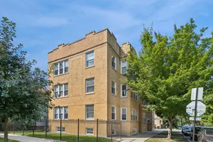 3337 W Byron St, Chicago, IL 60618 - Photo 1